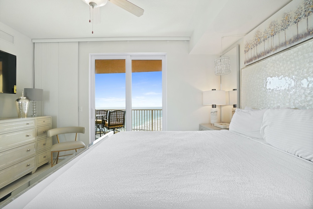 Condo, 3 Bedrooms, Sea View (2201)