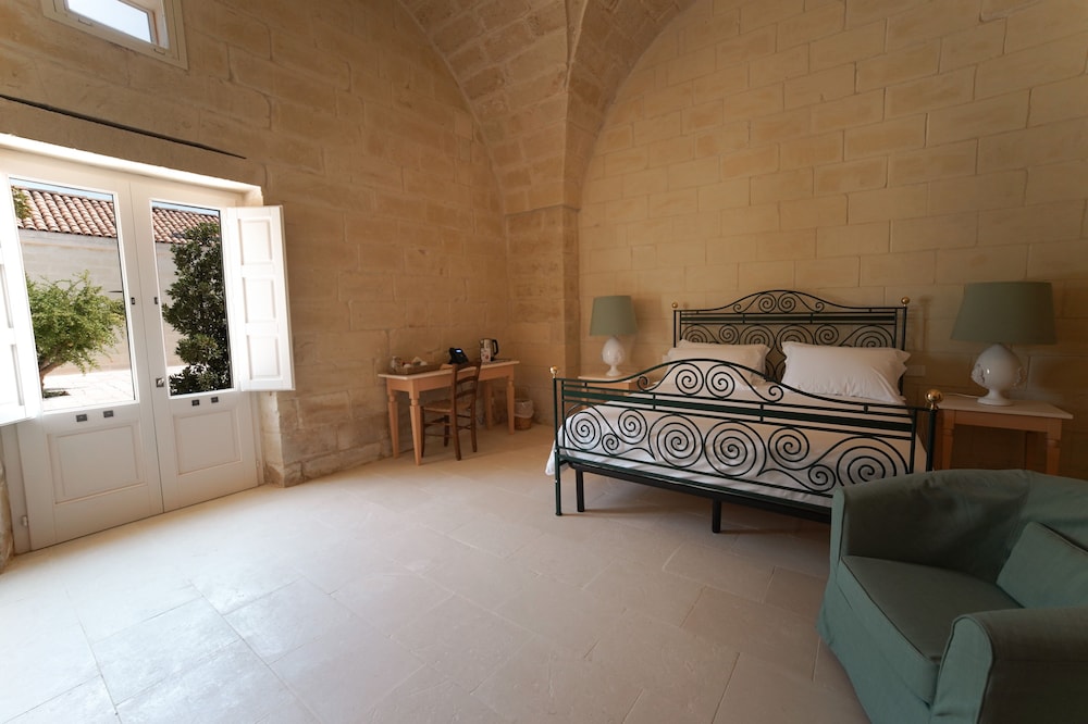 Deluxe Room - Photo 1
