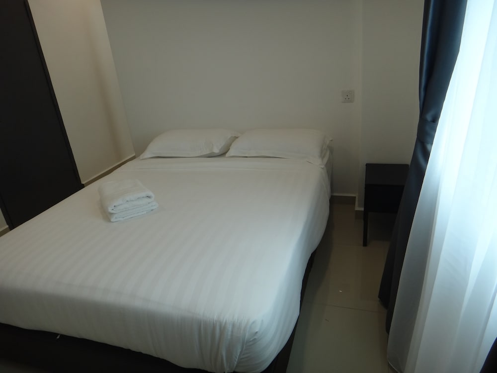 Deluxe Room, 1 Queen Bed - Photo 4