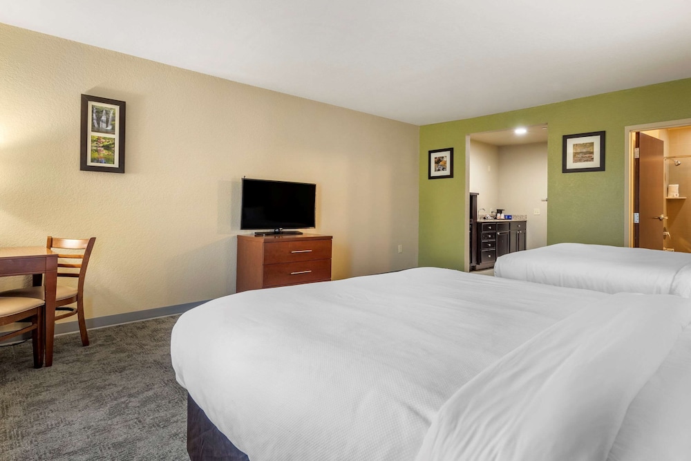 Room, 2 Queen Beds, Accessible, Non Smoking - Photo 8