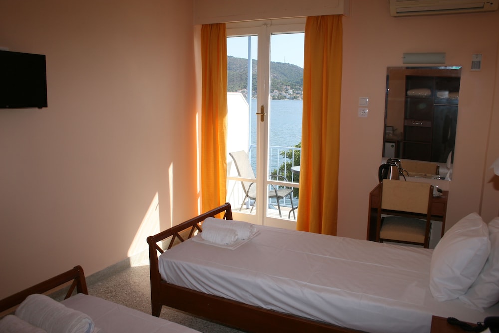 Standard Twin Room, Balcony photo 3