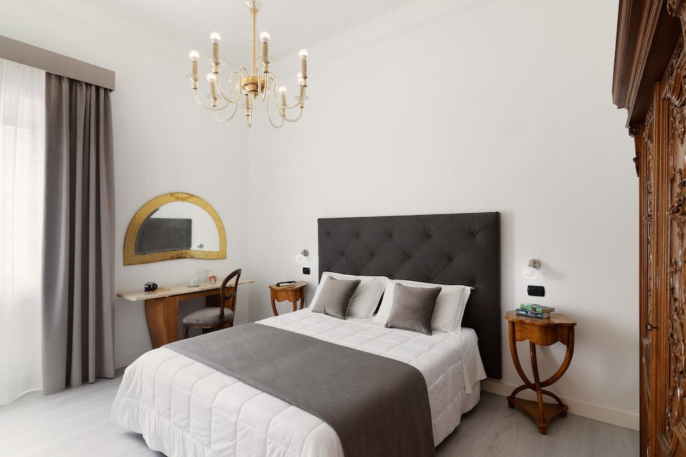 Deluxe Room - Photo 3