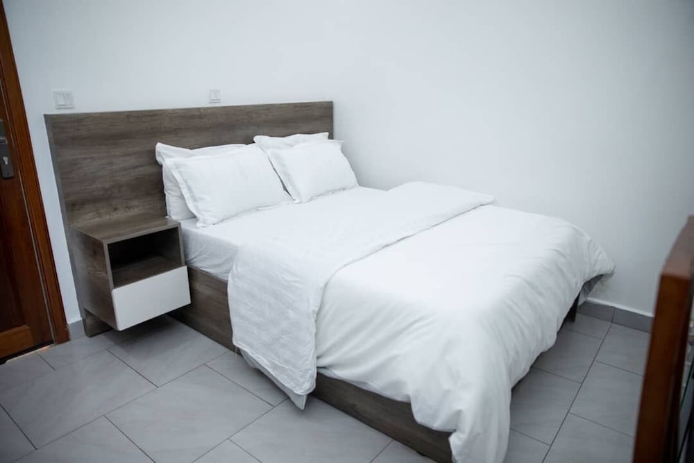Elite Single Room, Balcony, City View photo 2