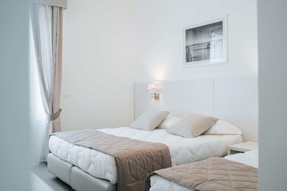 Triple Room, Balcony