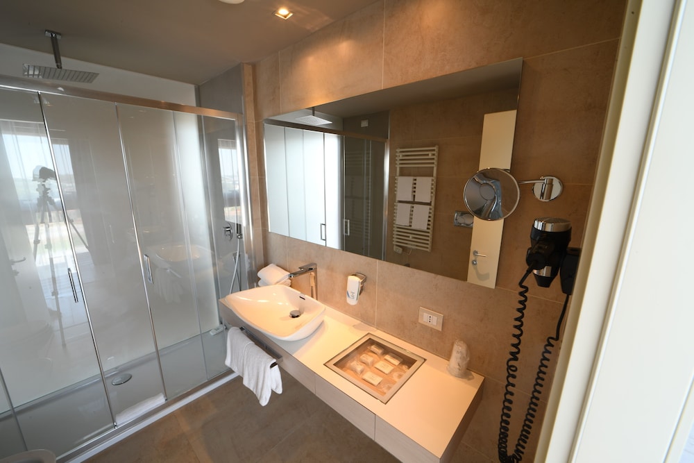 Family Suite, Multiple Beds, Non Smoking - Photo 16