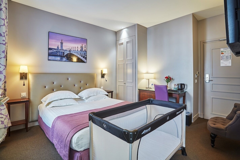 Classic Double Room, City View