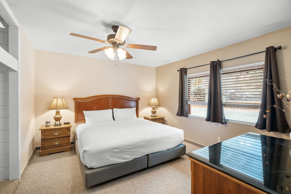 Deluxe Room, 2 Bedrooms, Kitchenette, River View