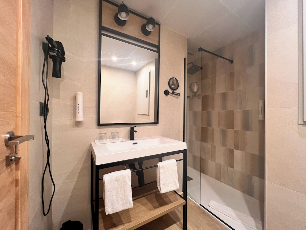 Premium Room - Photo 3