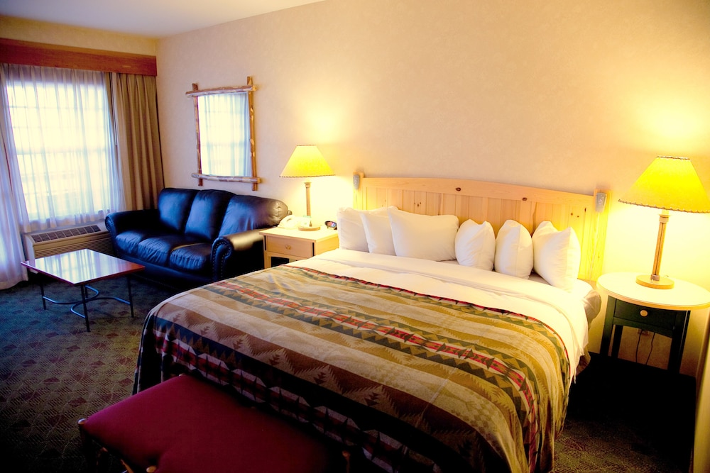 Deluxe Room, 1 King Bed - Photo 3