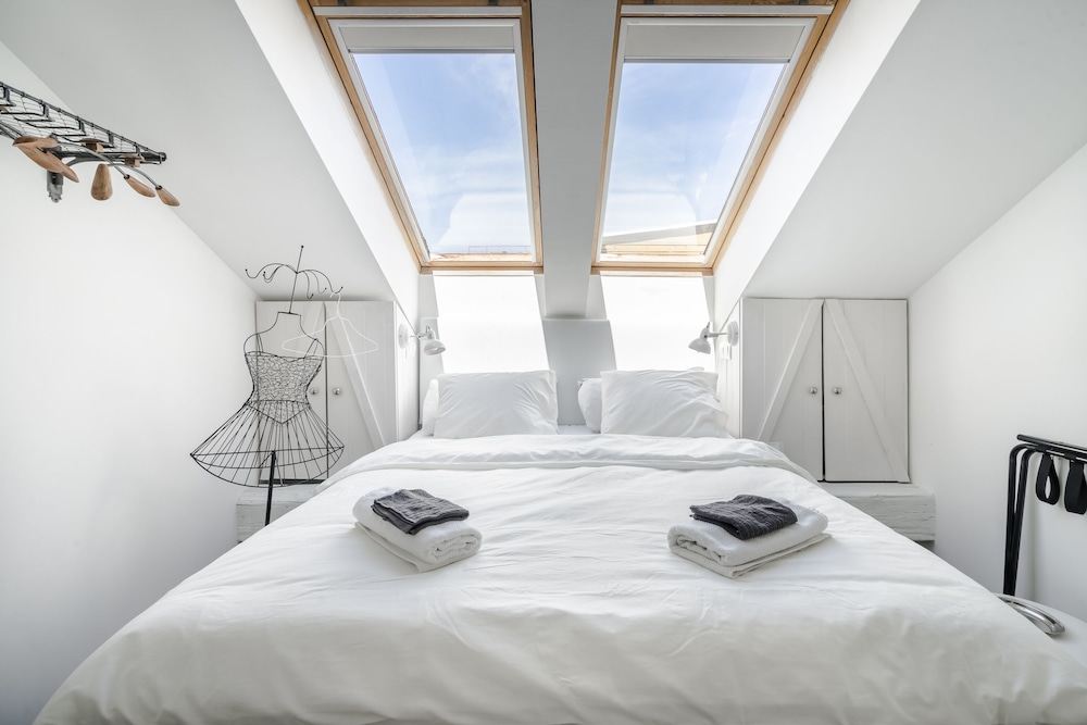 Standard Double or Twin Room - Photo 6