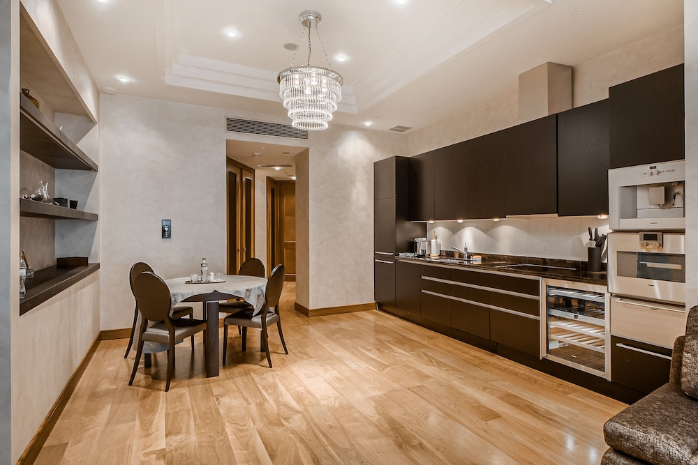 Sky Home Apartment, 100 m2, 50th floor of the "Federation Tower West" photo 2