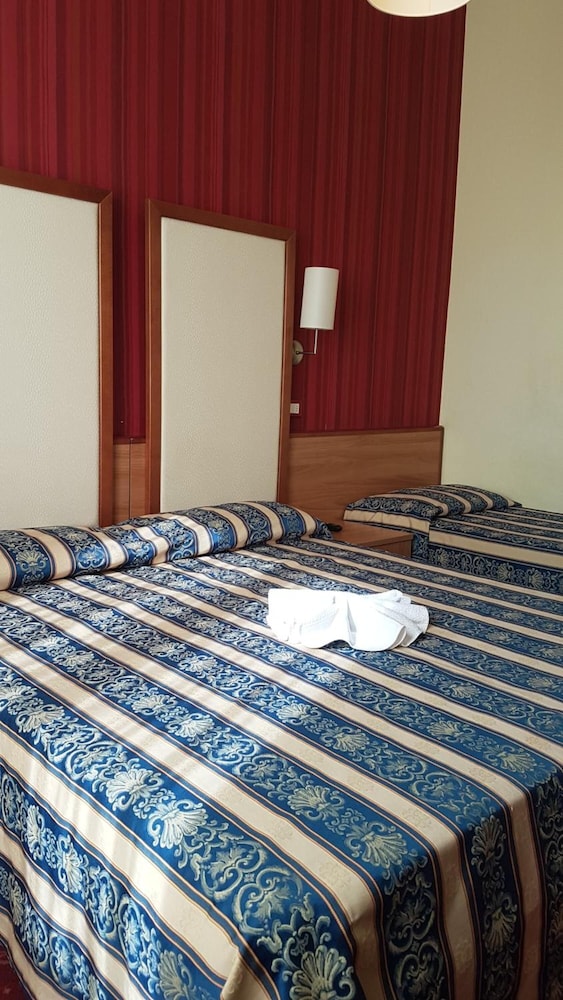 Superior Triple Room photo 3
