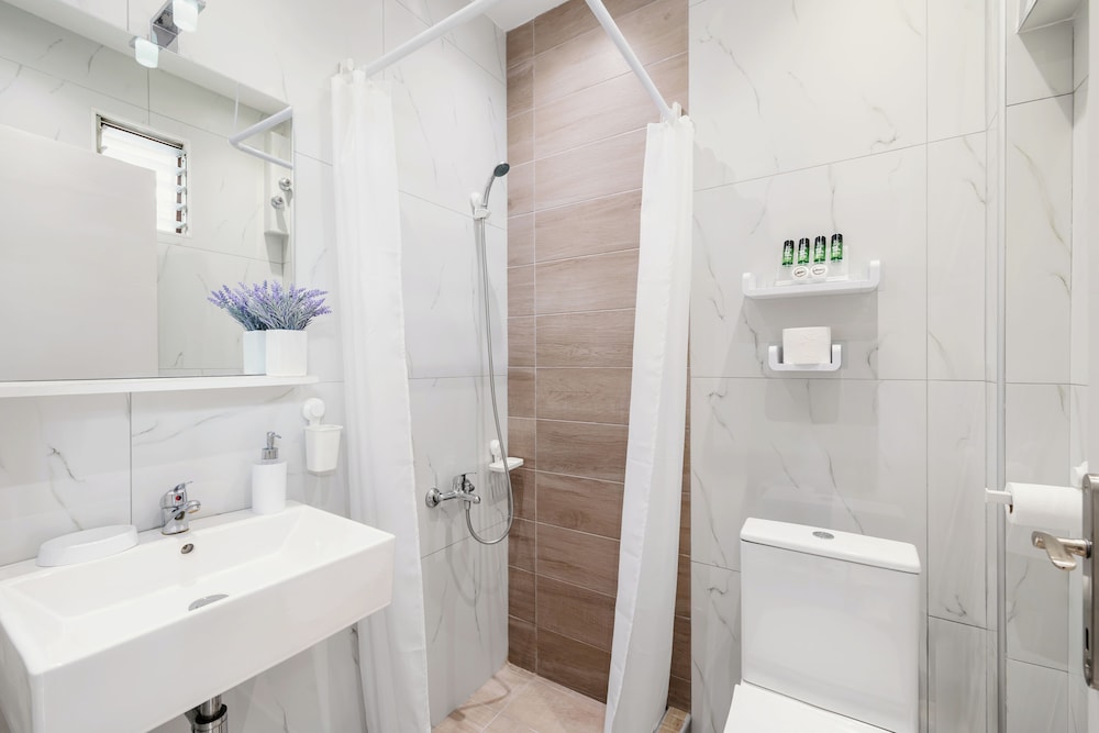 Design Triple Room, Non Smoking, Sea View photo 3
