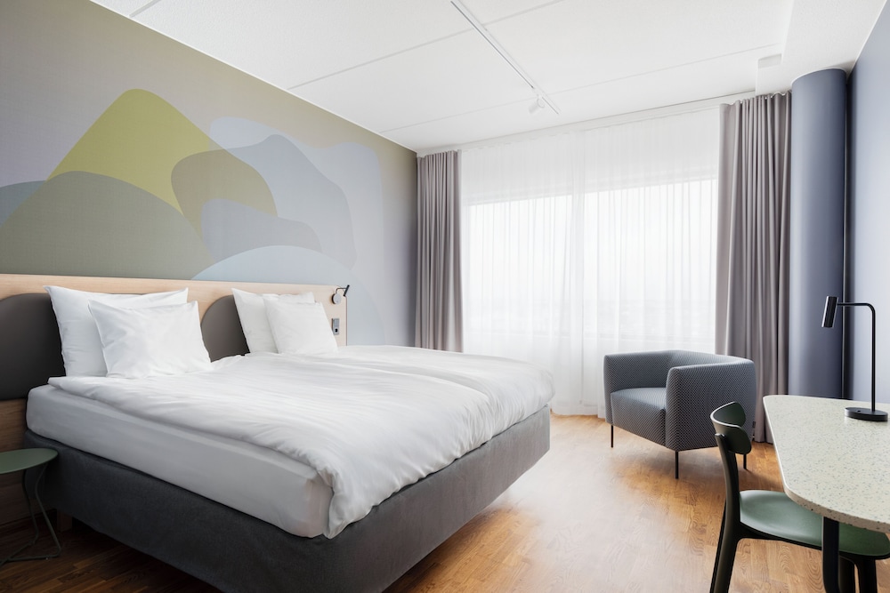 Superior Room, 1 King Bed, Tower - Photo 1