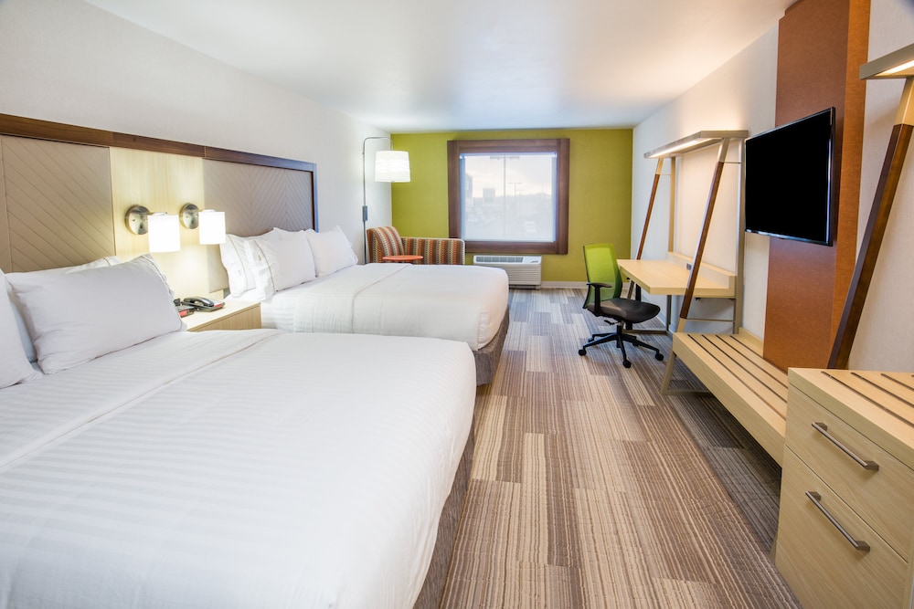 Standard Room, 2 Queen Beds photo 1