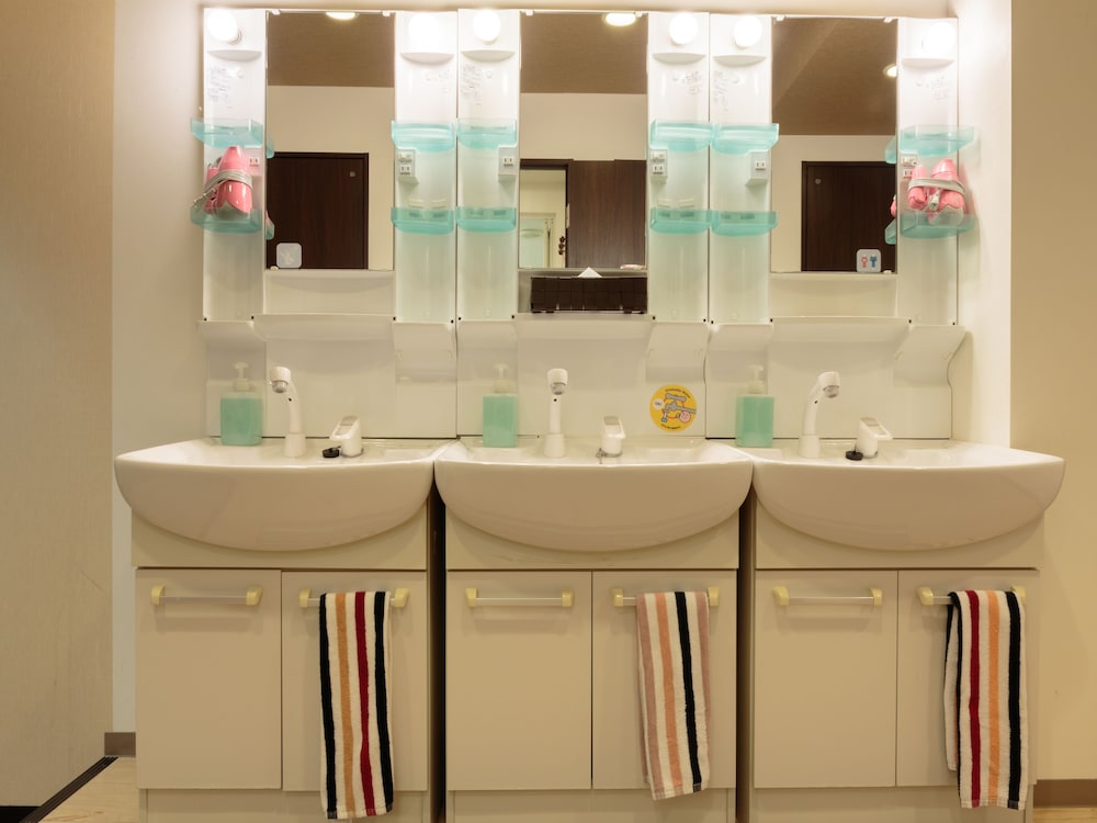 Japanese-Style Economy Room with Shared Bathroom photo 3