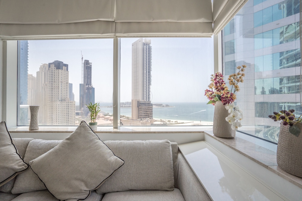 City Apartment, 1 Queen Bed, Marina View photo 3