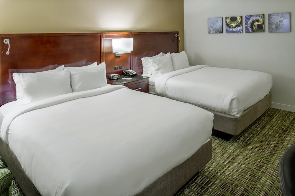 Room, 2 Queen Beds - Photo 2