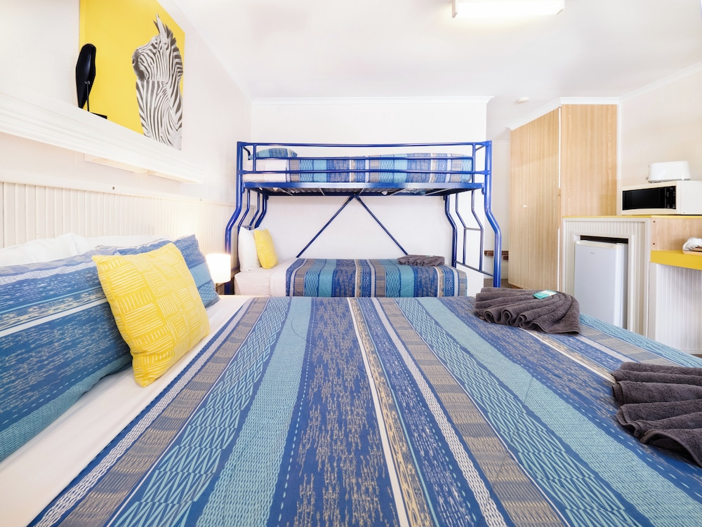 Basic Quadruple Room photo 1