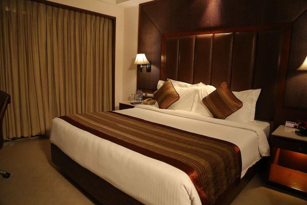 Executive Room - Photo 12