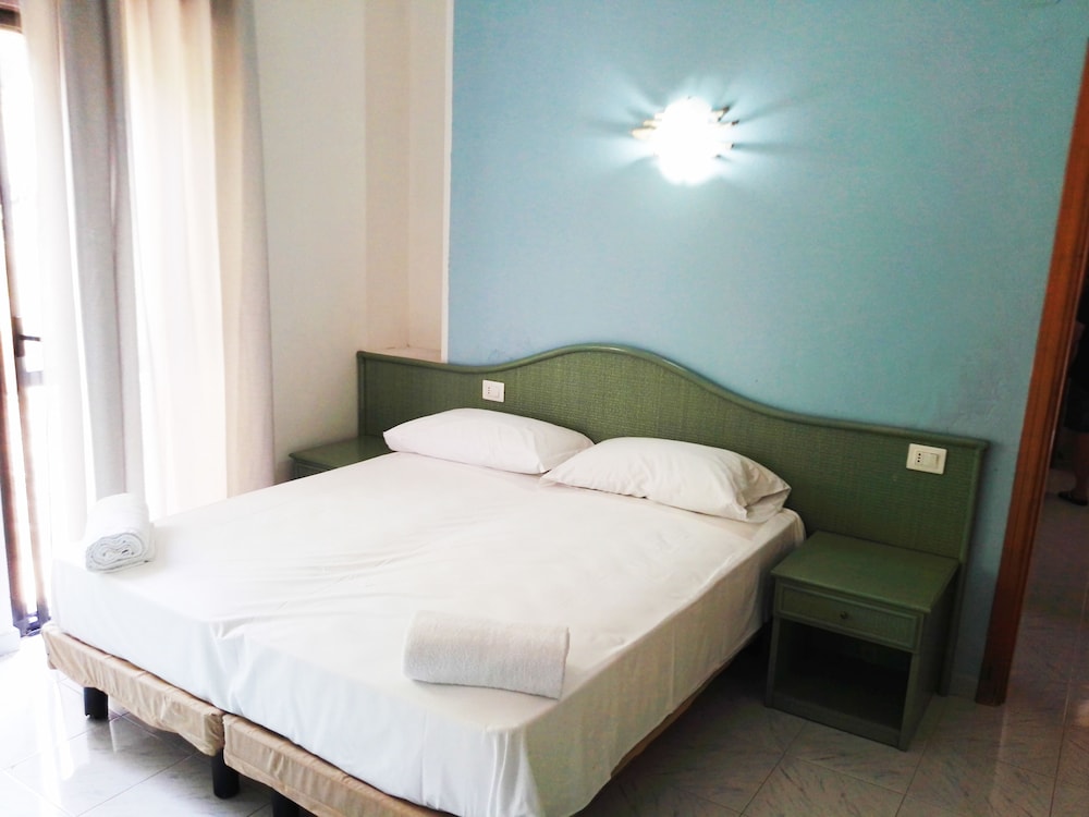Family Quadruple Room photo 1