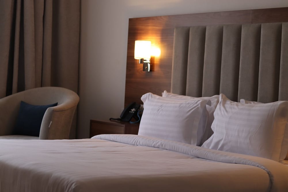 Deluxe Double or Twin Room, City View