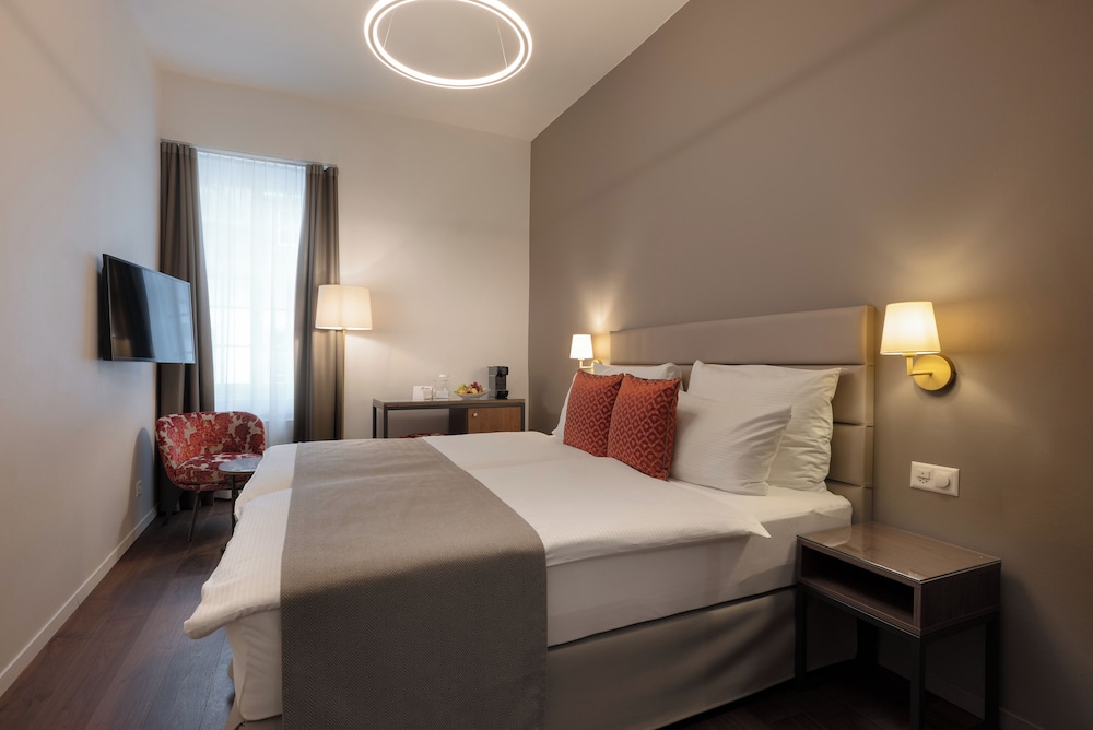 Double Room, City View (10m²) photo 2