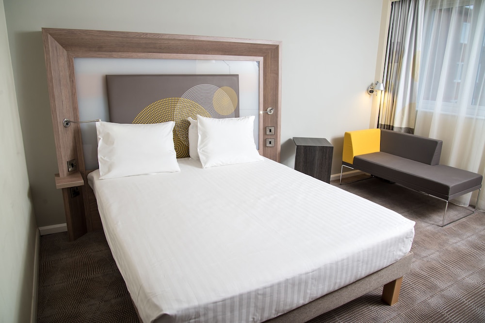 Superior Room, 1 Queen Bed (Premium) - Photo 10