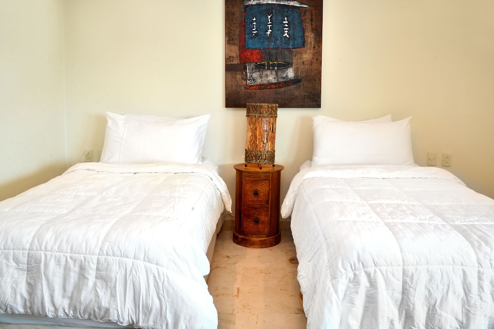 Deluxe Penthouse, 2 Bedrooms, Partial Ocean View - Photo 15