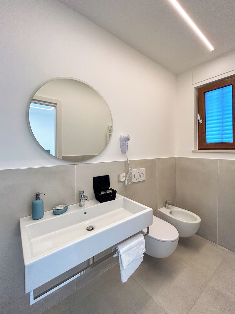Standard Double Room - Photo 2