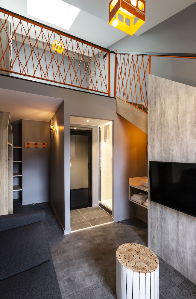 Junior Duplex, 1 Queen Bed with Sofa bed, Mountain View (Iseran Mezzanine) - Photo 10