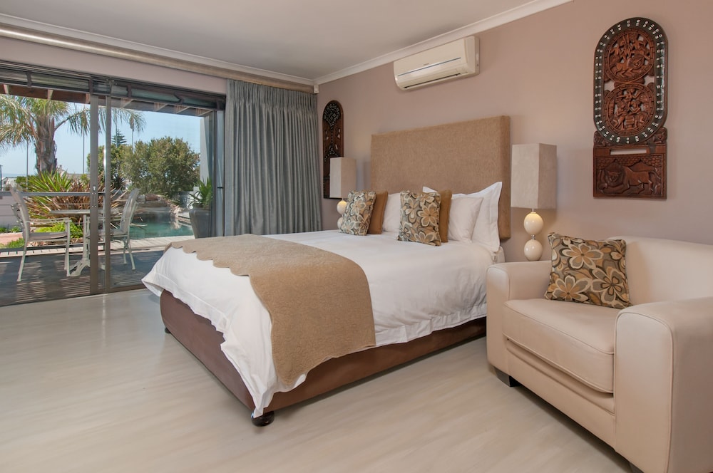 Standard Room, 1 Queen Bed, Bay View photo 1