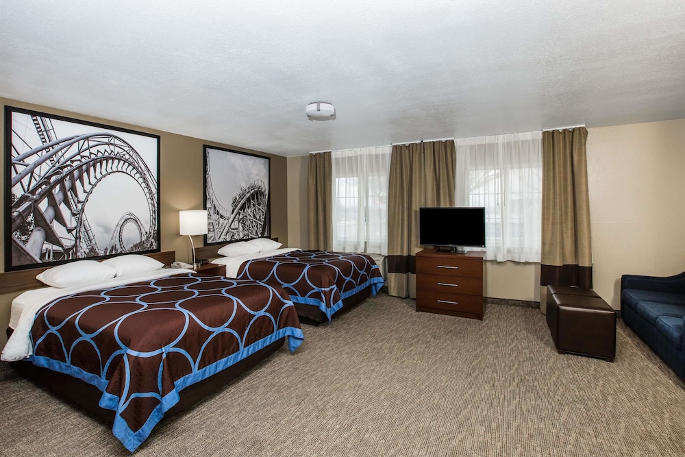 Suite, 2 Queen Beds, Non Smoking - Photo 7