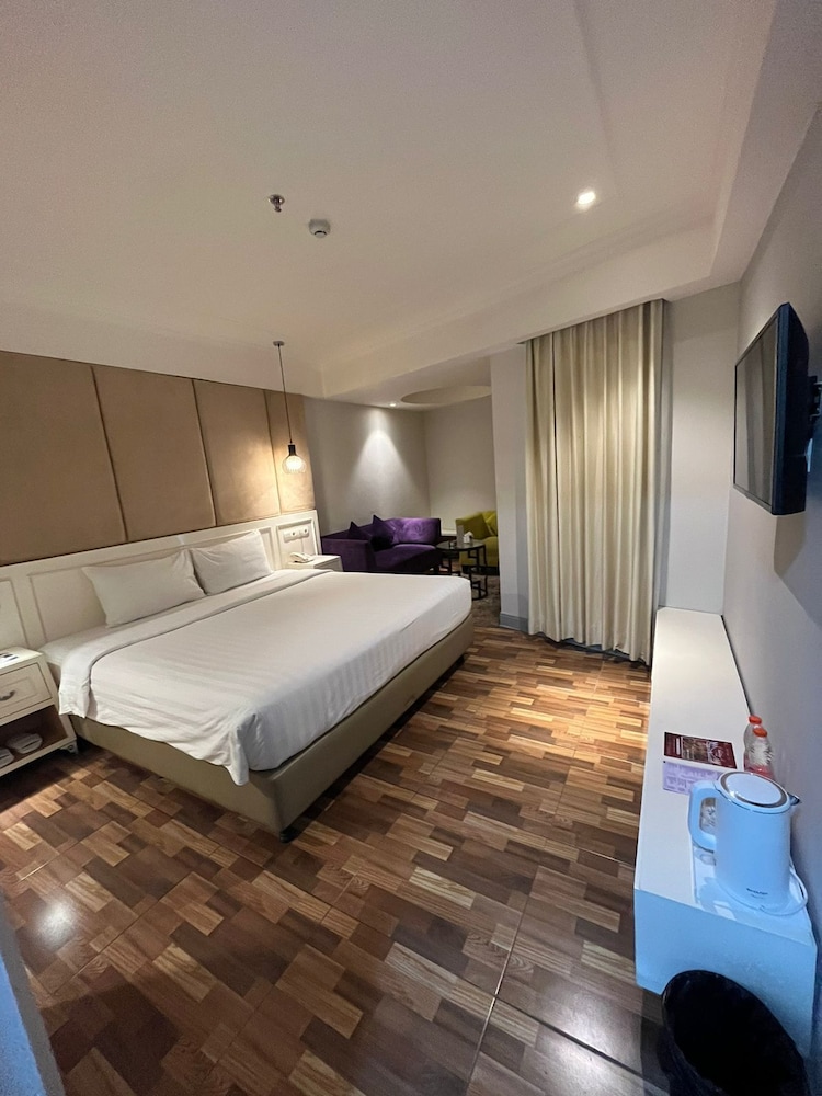 Business Room - Photo 1