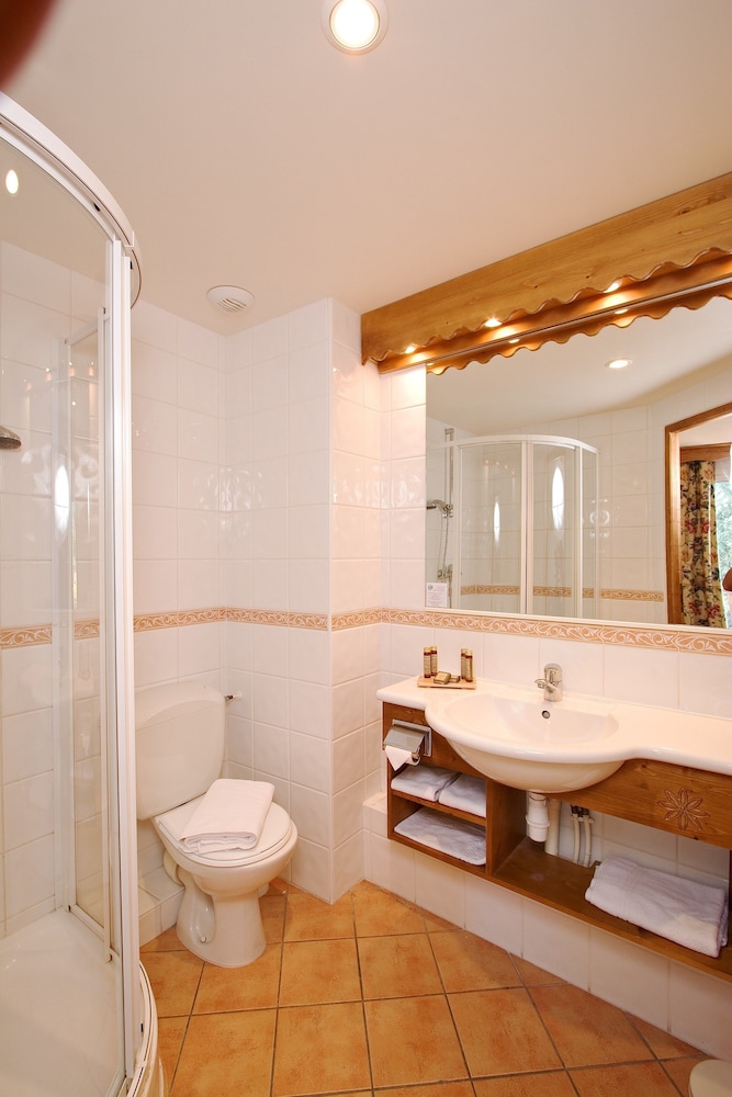 Double or Twin Room with shower photo 2