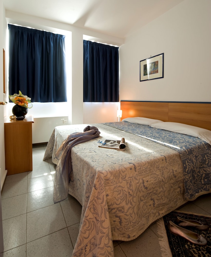 Economy Apartment, 2 Bedrooms, Annex Building photo 2