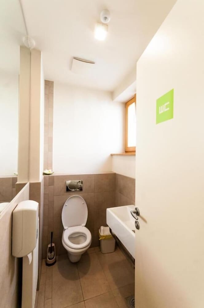 Economy Double Room with shared bathroom photo 2