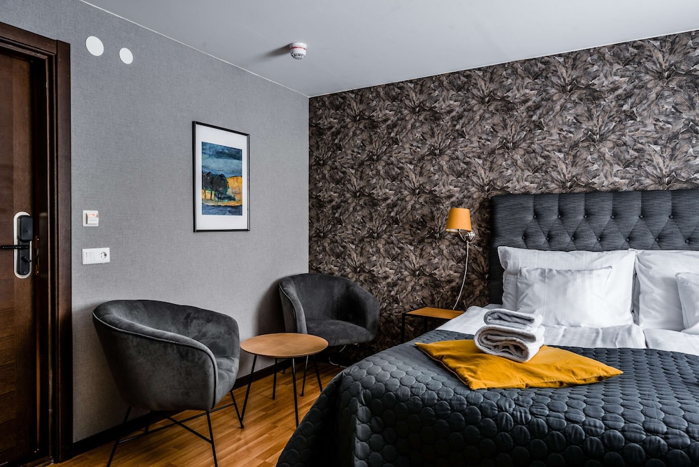 Standard Room, Multiple Beds, Non Smoking photo 2
