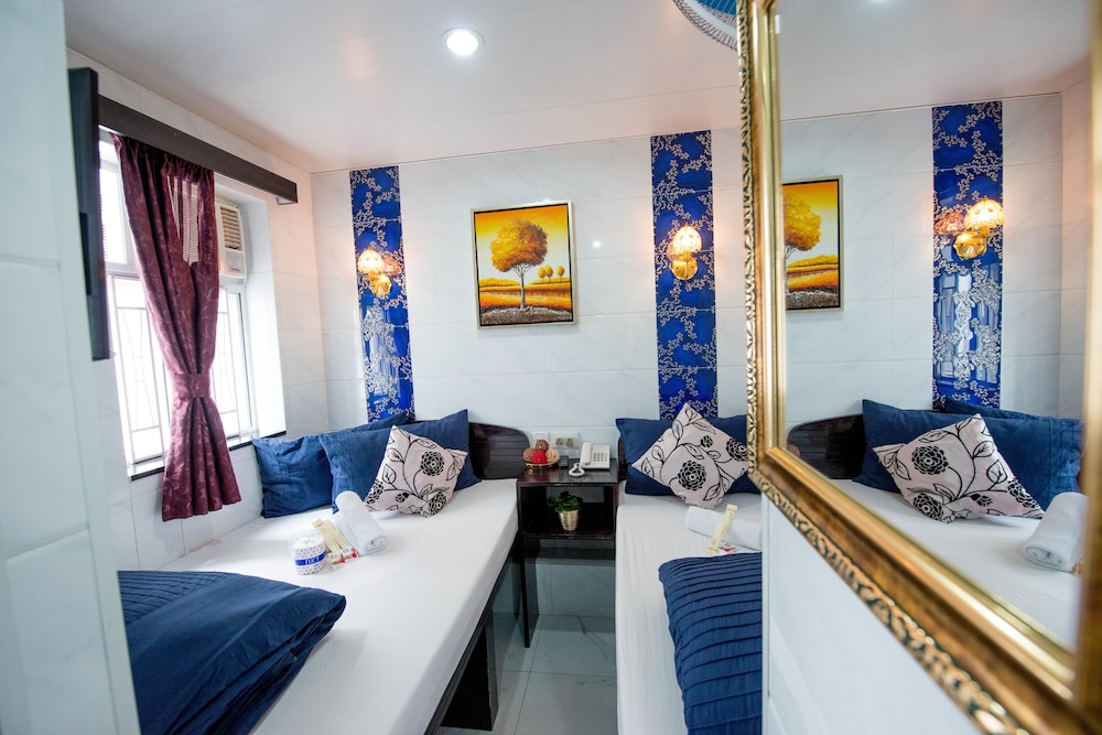 Deluxe Triple Room photo 2