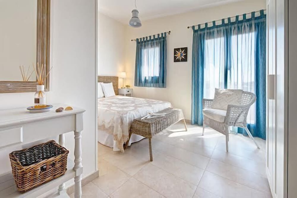 Superior Room, 1 Queen Bed, City View photo 1