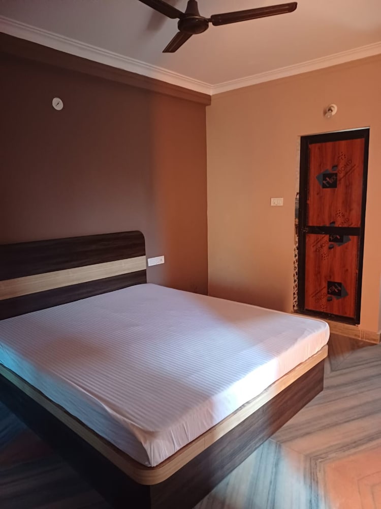Deluxe Double Room, Multiple Beds, City View photo 1