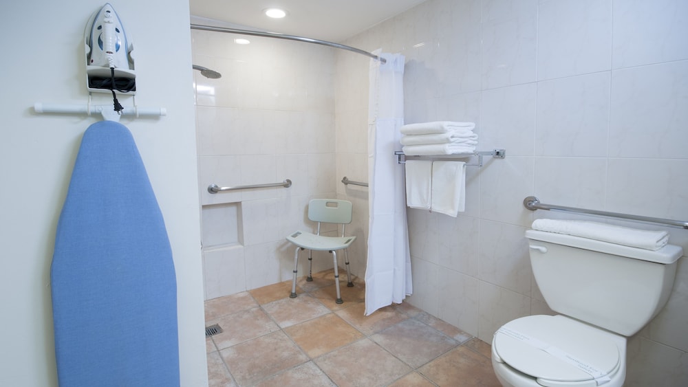 Suite, 2 Bedrooms - Photo 5