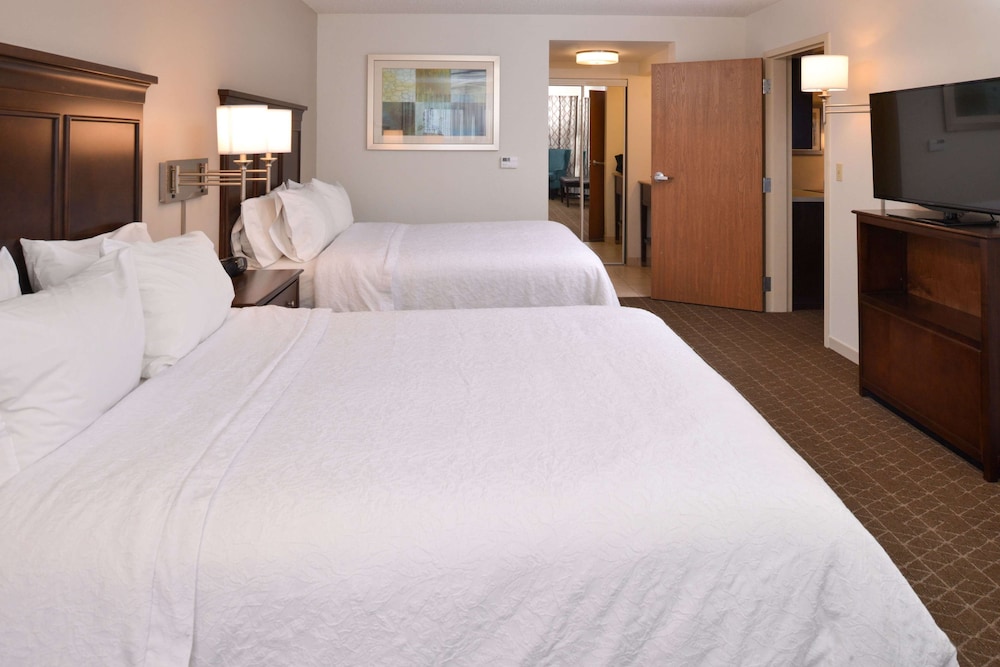 Suite, 2 Double Beds, Mobility Accessible - Photo 4