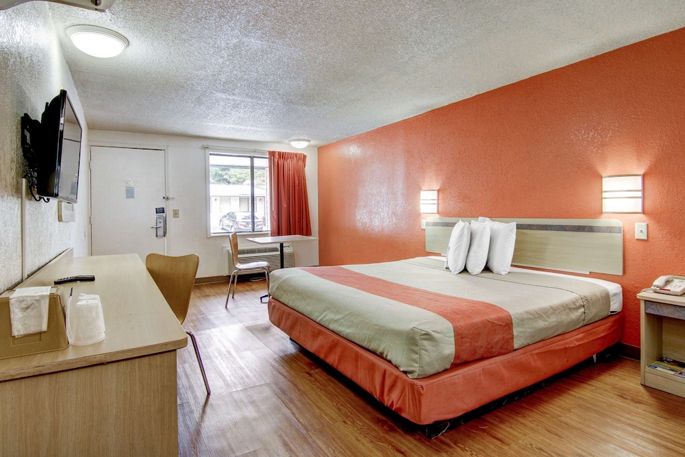 Standard Room, 1 Double Bed, Non Smoking photo 2