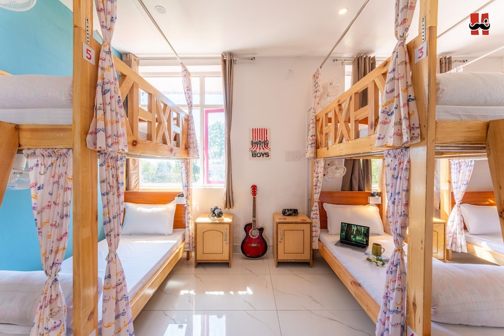 8 Bed Mixed Dorm photo 2
