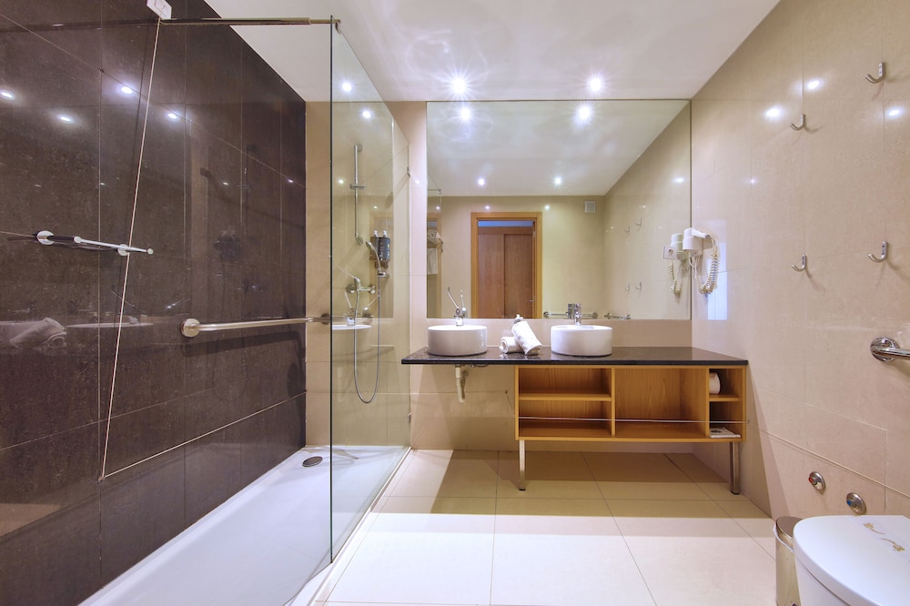 Standard Double or Twin Room (2+1) - Photo 5