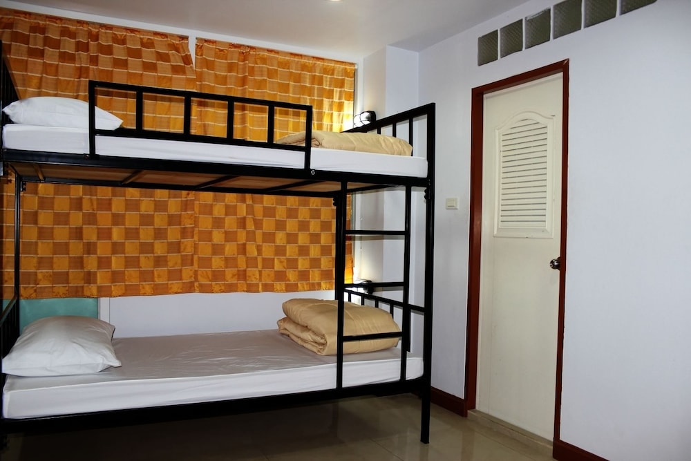 Female Dormitory photo 3