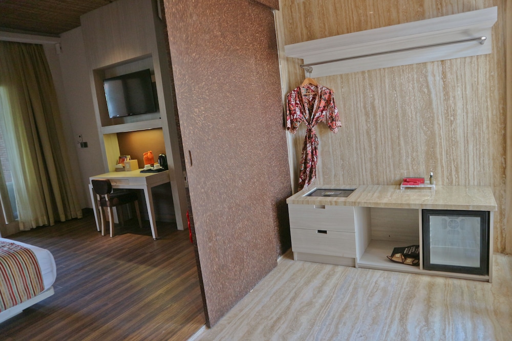 Junior Double Or Twin Room photo 3