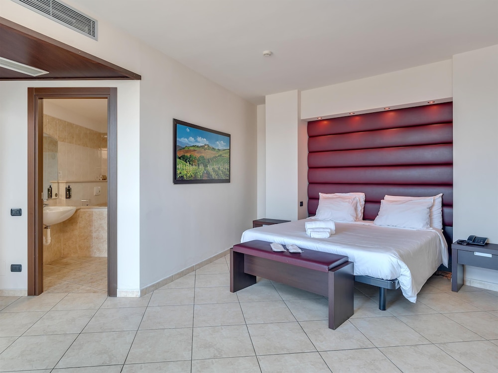 Junior Studio Suite, Non Smoking - Photo 5