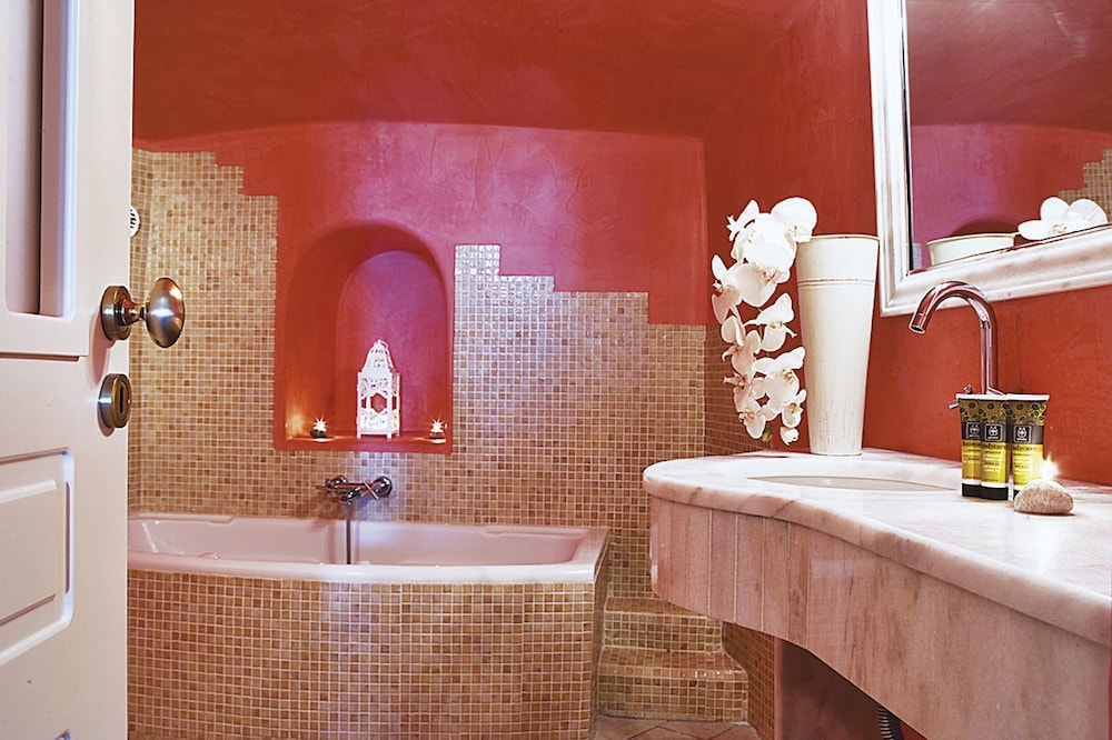 Two Bedroom Maisonette with Caldera View - Photo 7